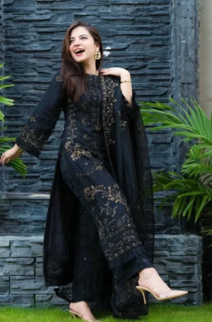 3 Piece Unstitched Heavy Embroidered Lawn Suit ( Fully Embroidered Organza Dupatta )