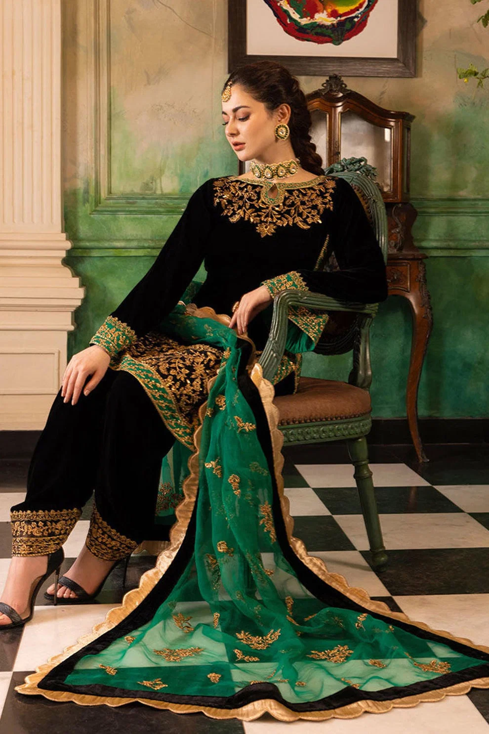 Unstitched 3 PEC Heavy Embroidered Velvet Suit With Four Sided Embroidered Organza Dupatta - Image 3
