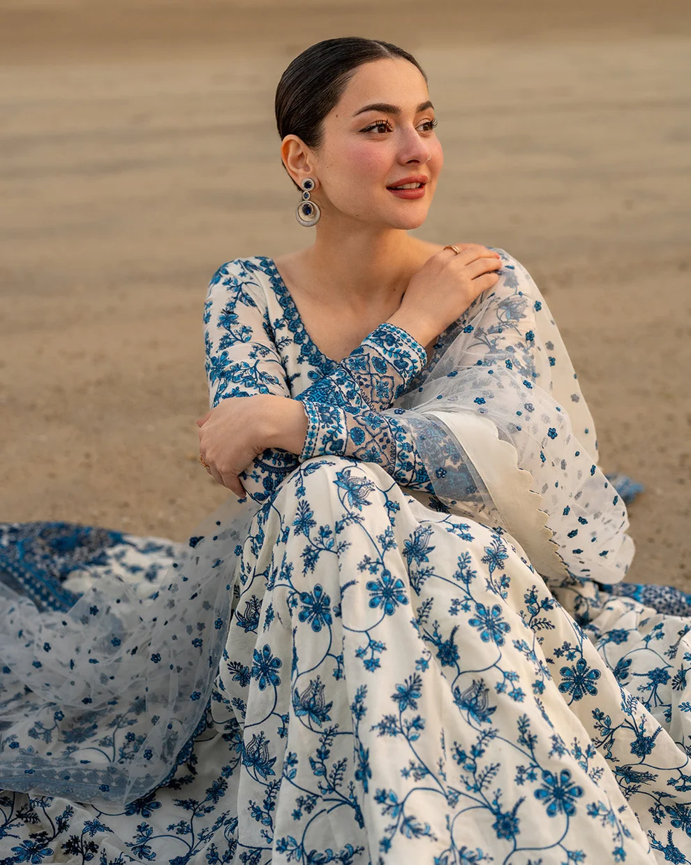 Unstitched 3 Piece Fully Embroidered Lawn Maxi With Embroidered Organza Dupatta - Image 6